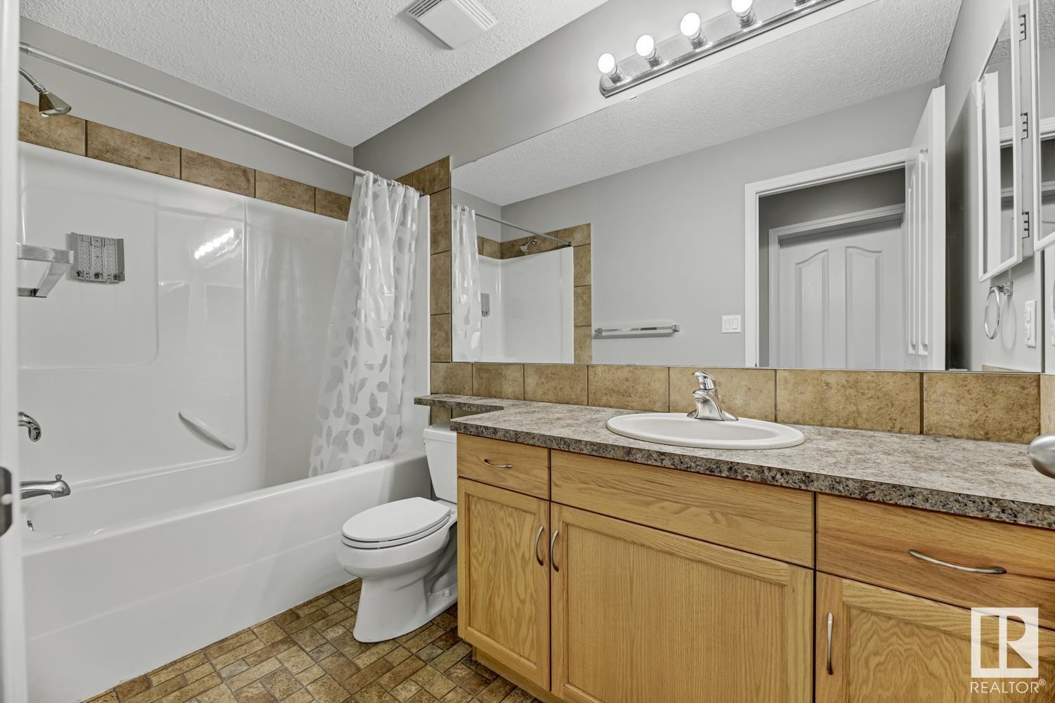 Photo 33 of 2591 Hanna Cr Nw, Edmonton AB