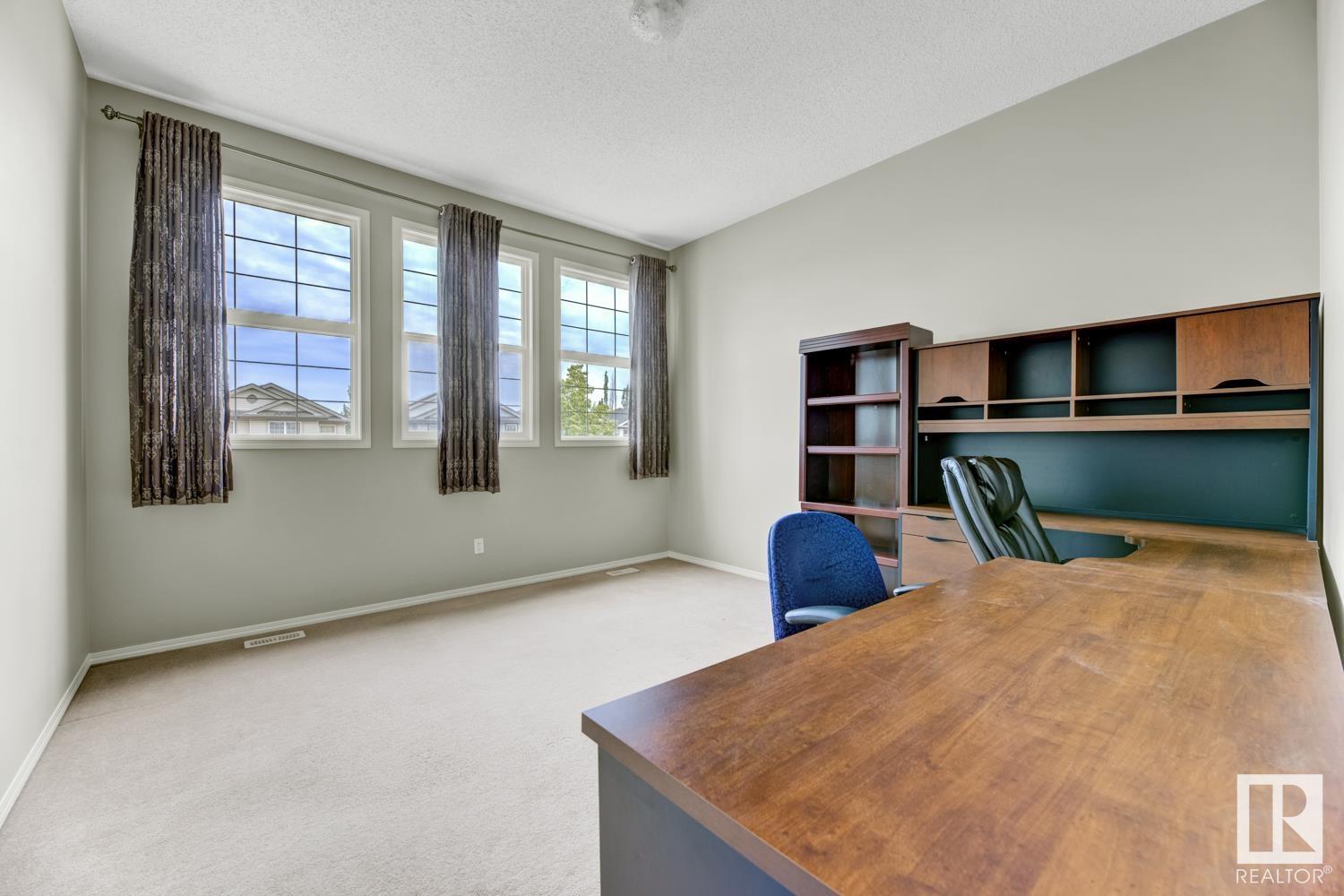 Photo 9 of 2591 Hanna Cr Nw, Edmonton AB