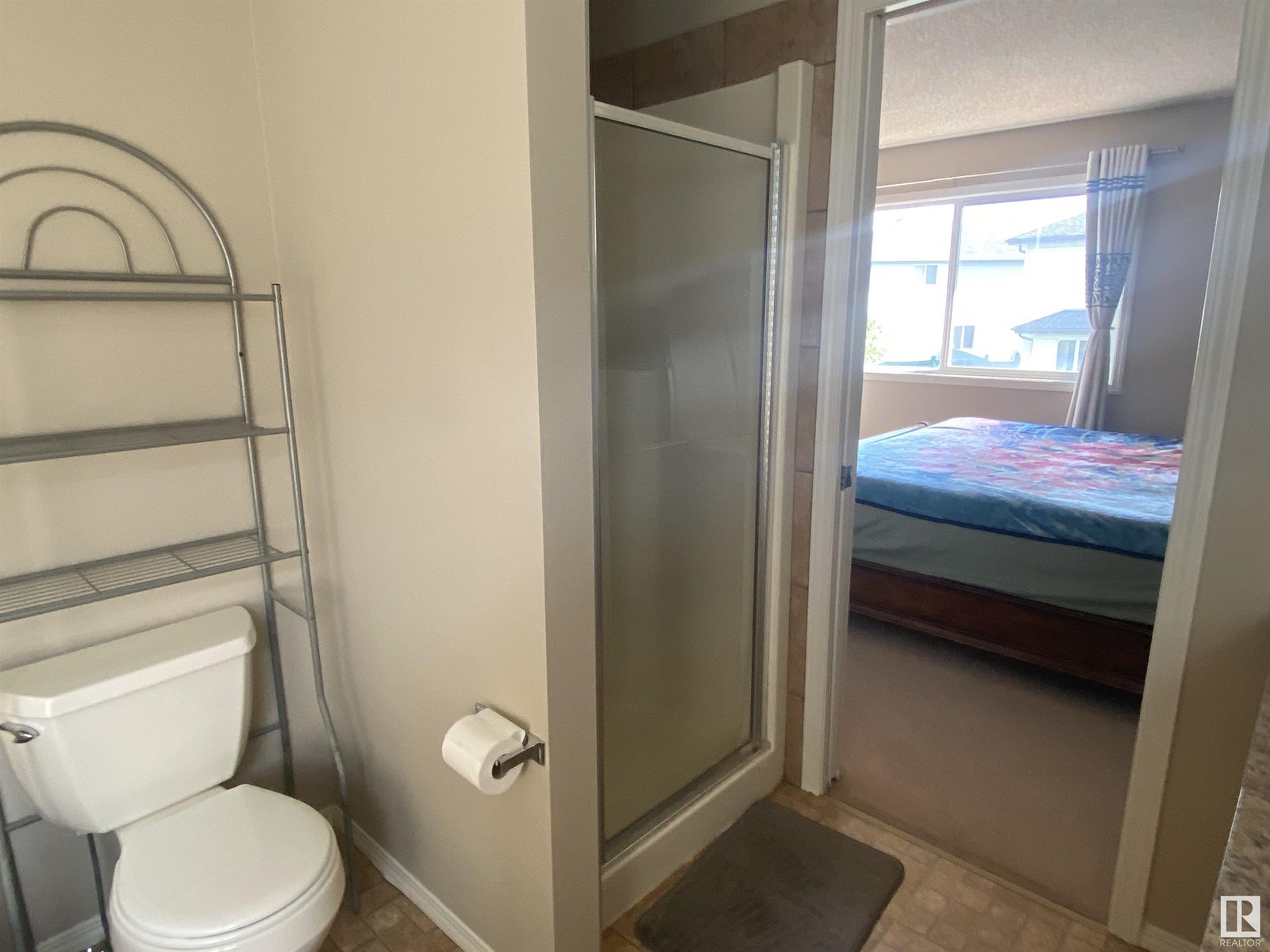 Photo 8 of 2591 Hanna Cr Nw, Edmonton AB