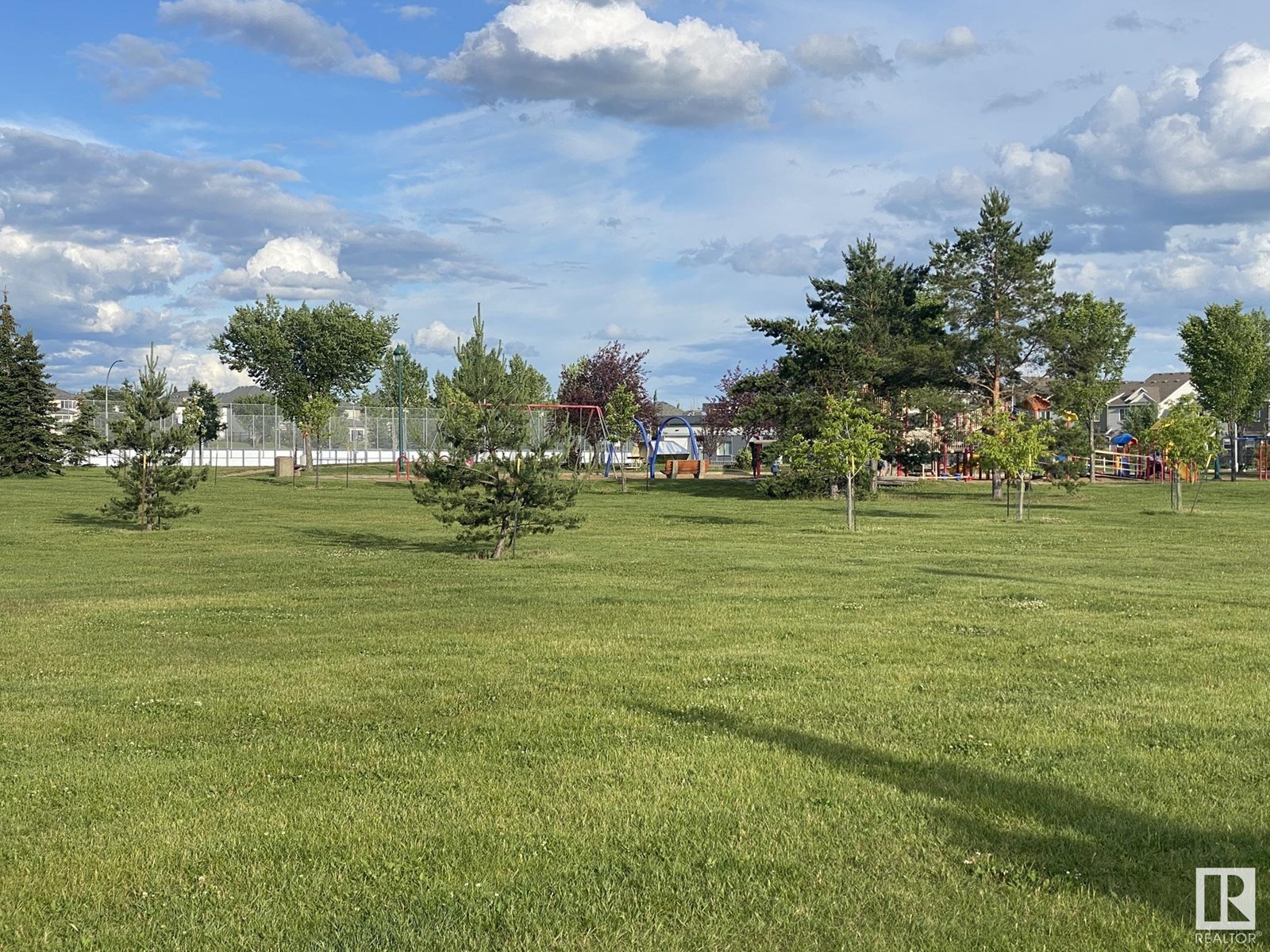 Photo 35 of 2591 Hanna Cr Nw, Edmonton AB