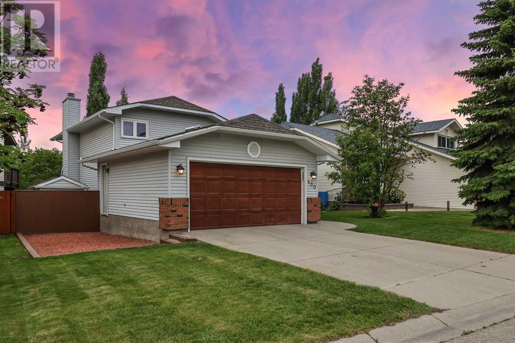 Single Family House 4 Level for Sale in  Hawkcliff Way NW Hawkwood Calgary 