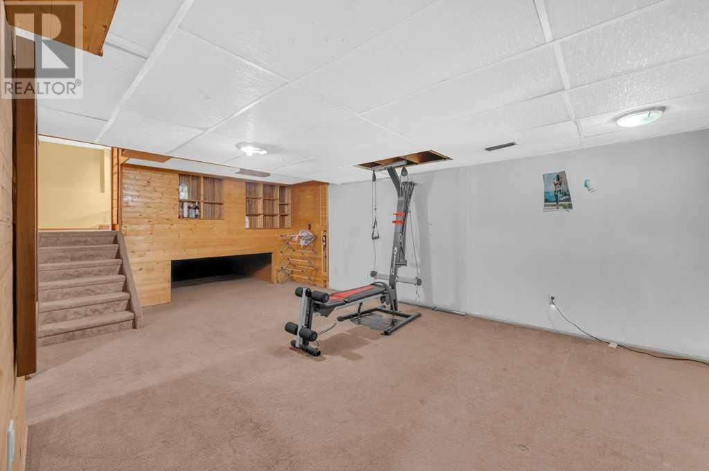 Single Family House 4 Level for Sale in  Castledale Crescent NE Castleridge Calgary 