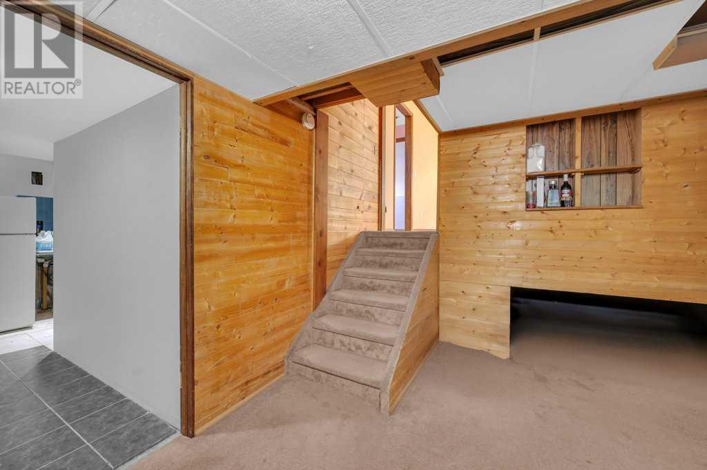 Single Family House 4 Level for Sale in  Castledale Crescent NE Castleridge Calgary 