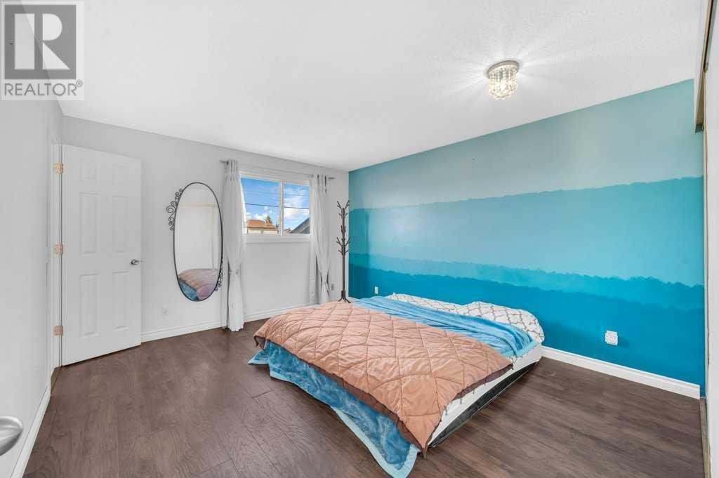Single Family House 4 Level for Sale in  Castledale Crescent NE Castleridge Calgary 