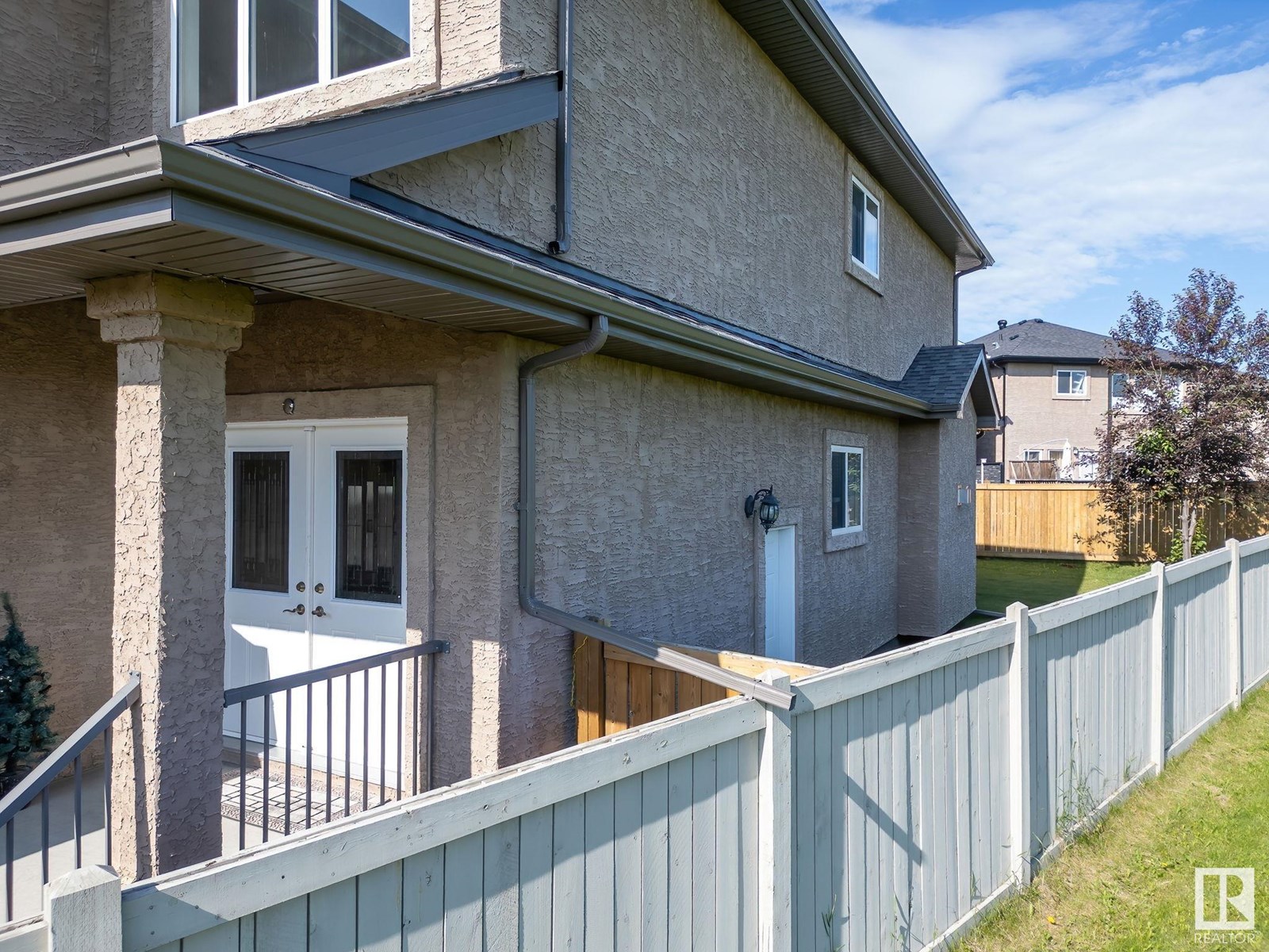 Photo 6 of 16268 137 St Nw, Edmonton AB