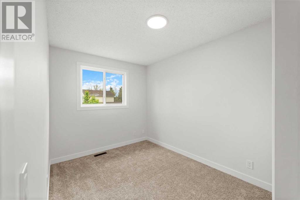 Single Family House for Sale in  Erin Ridge Road SE Erin Woods Calgary 