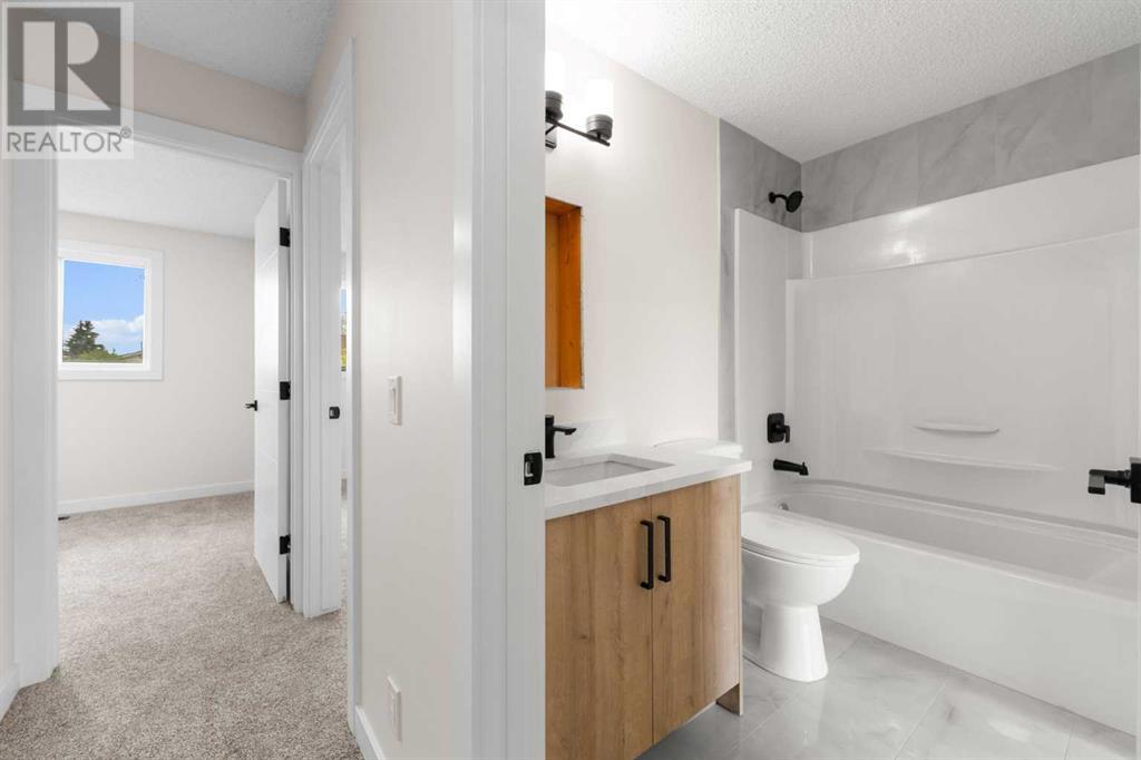 Single Family House for Sale in  Erin Ridge Road SE Erin Woods Calgary 