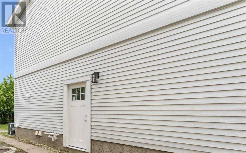 Single Family House for Sale in  Erin Ridge Road SE Erin Woods Calgary 