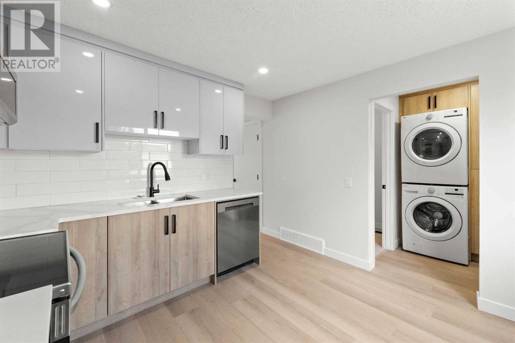 Single Family House for Sale in  Erin Ridge Road SE Erin Woods Calgary 