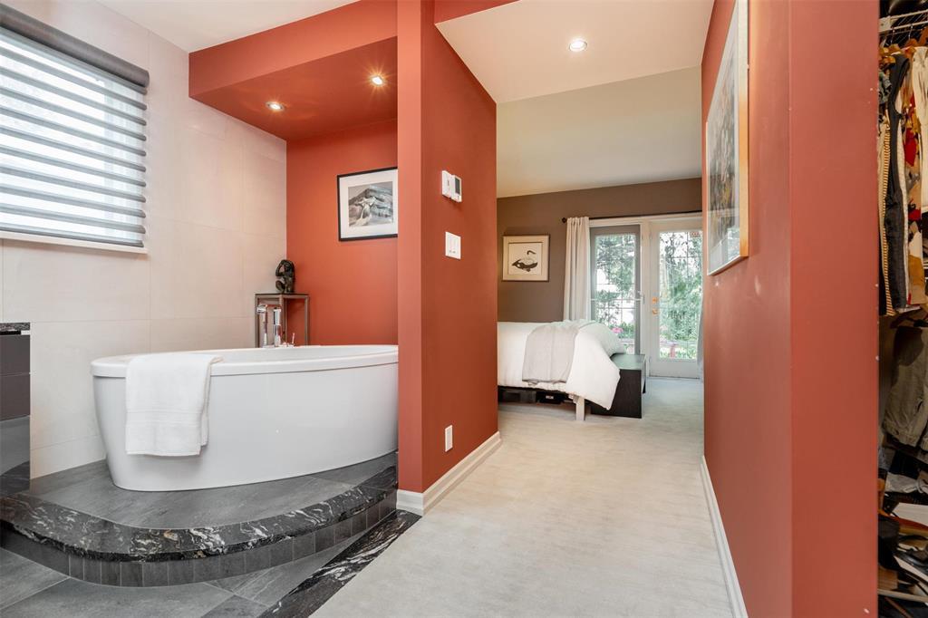 Photo 18 of 408 Hosmer Boulevard, Winnipeg MB