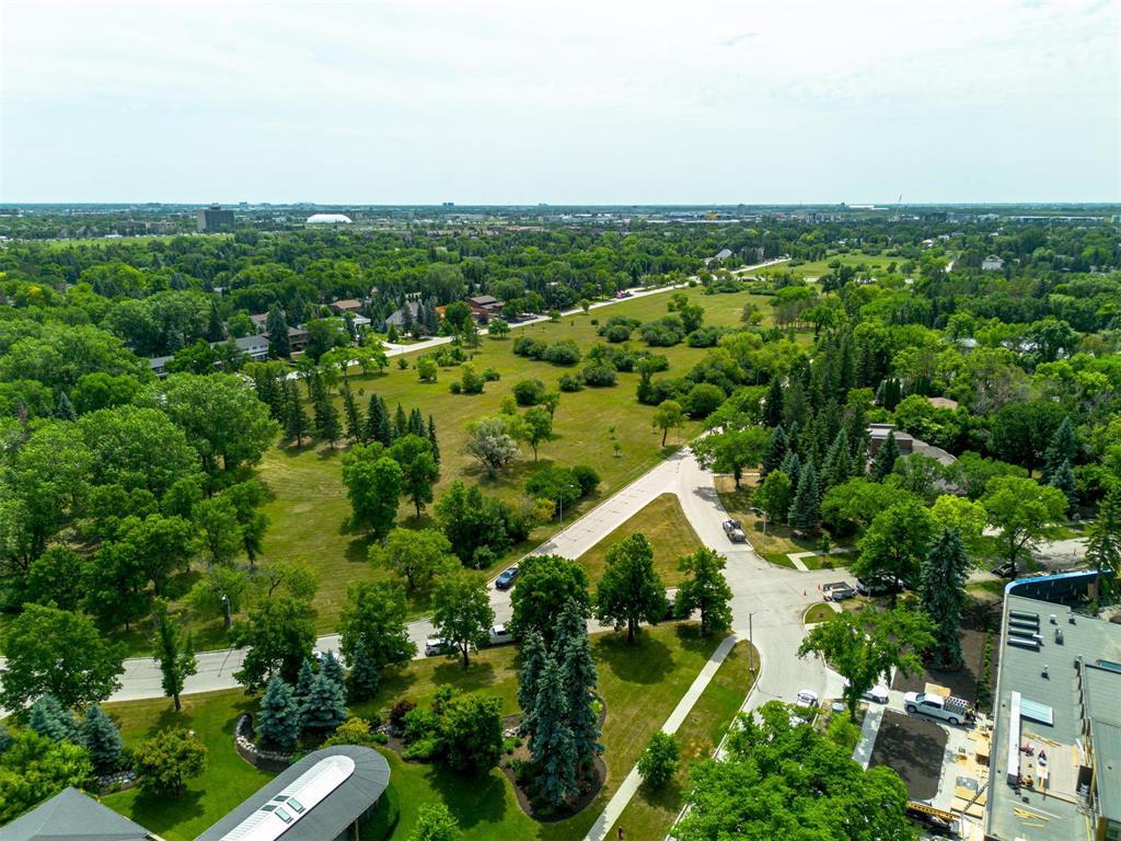 Photo 47 of 408 Hosmer Boulevard, Winnipeg MB