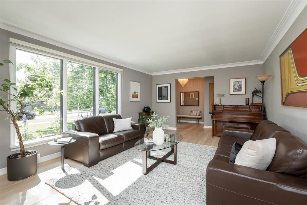 Photo 8 of 408 Hosmer Boulevard, Winnipeg MB