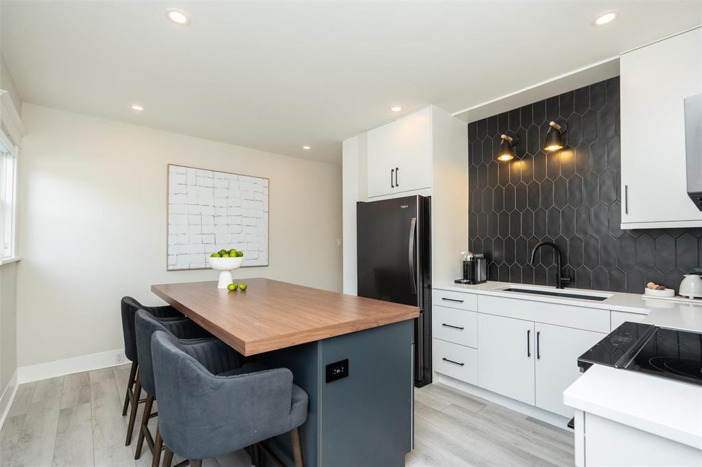 Photo 33 of 874 Dorchester Avenue, Winnipeg MB