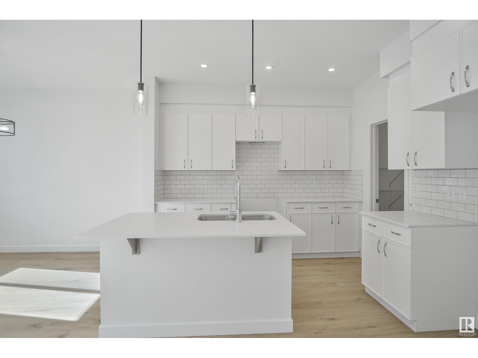 Photo 12 of 8504 183 Av Nw, Edmonton AB