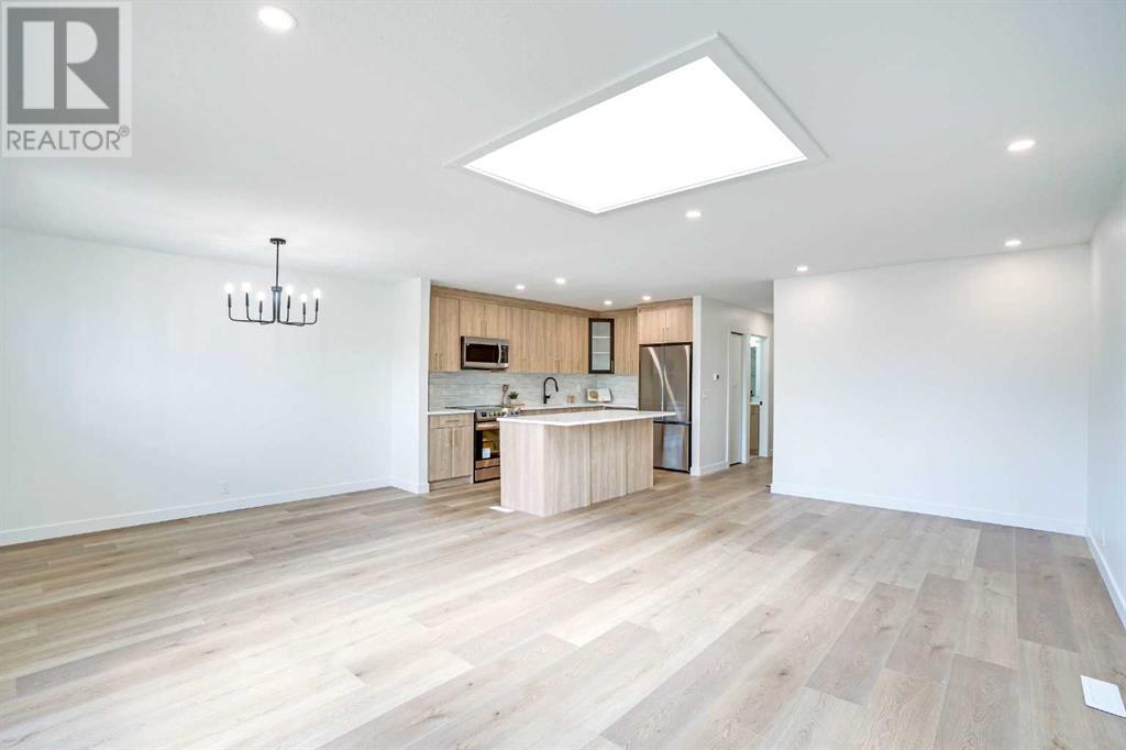 Single Family House Bi-level for Sale in   Avenue NW Bowness Calgary 