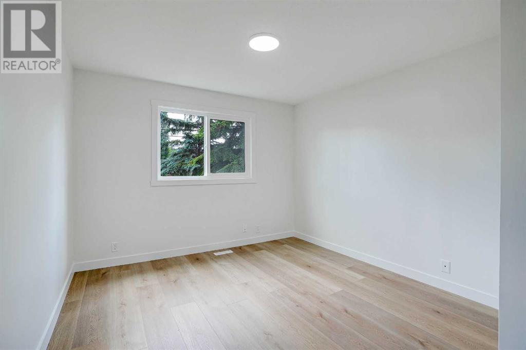Single Family House Bi-level for Sale in   Avenue NW Bowness Calgary 