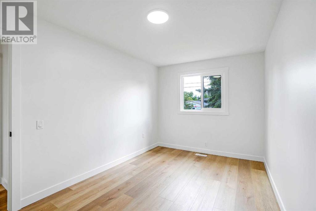 Single Family House Bi-level for Sale in   Avenue NW Bowness Calgary 