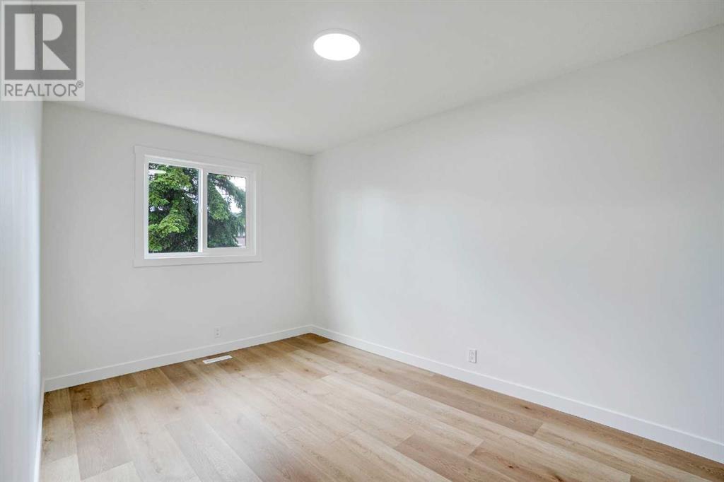 Single Family House Bi-level for Sale in   Avenue NW Bowness Calgary 