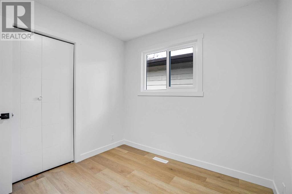 Single Family House Bi-level for Sale in   Avenue NW Bowness Calgary 