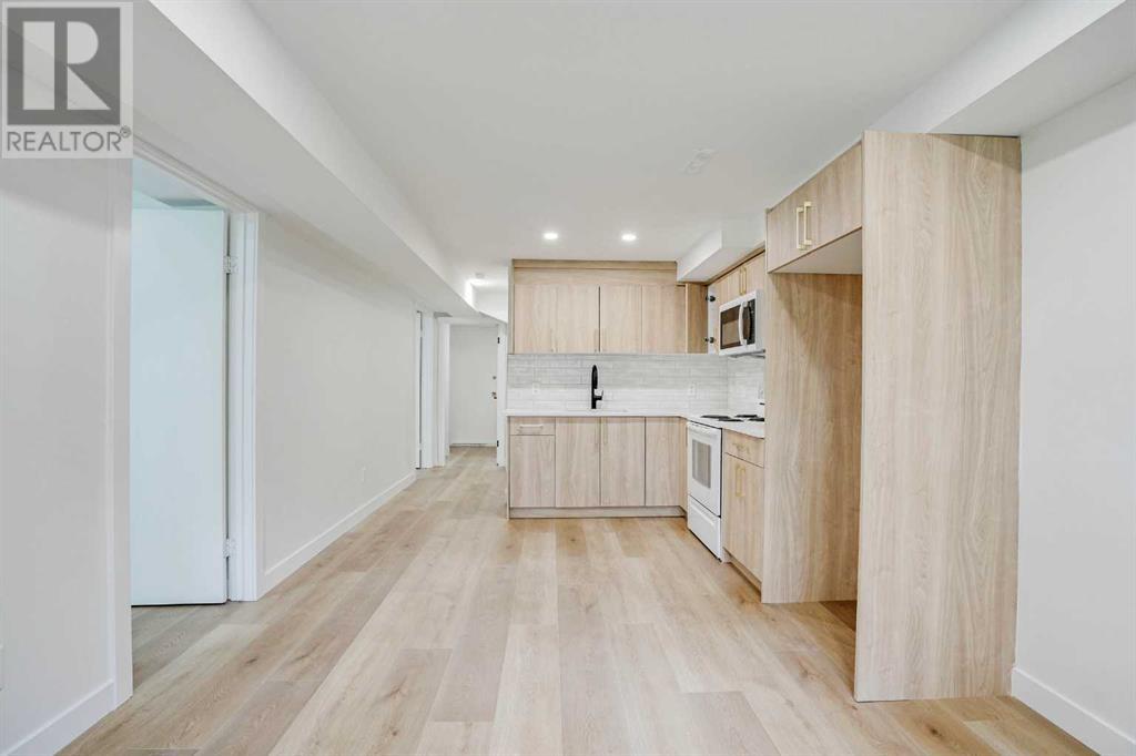 Single Family House Bi-level for Sale in   Avenue NW Bowness Calgary 