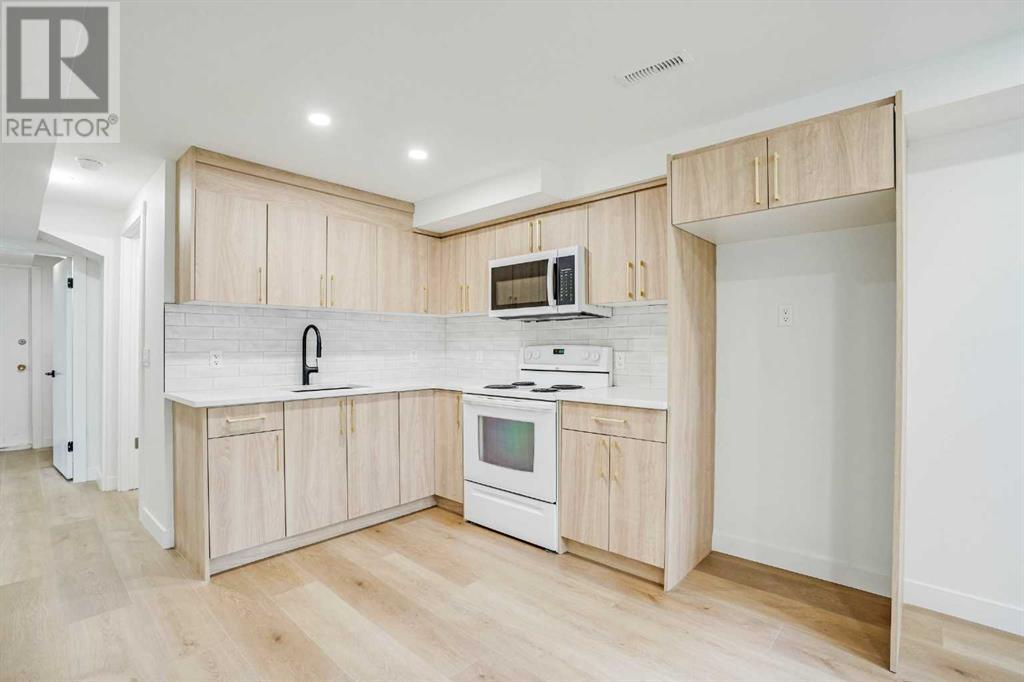 Single Family House Bi-level for Sale in   Avenue NW Bowness Calgary 