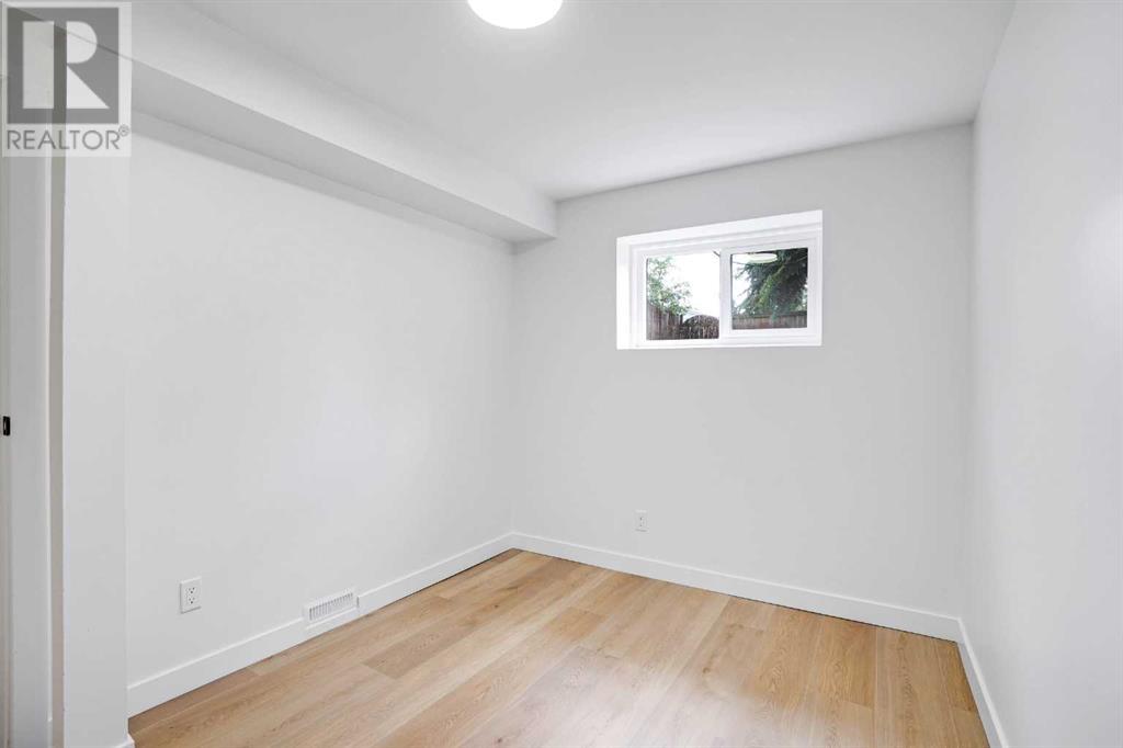 Single Family House Bi-level for Sale in   Avenue NW Bowness Calgary 
