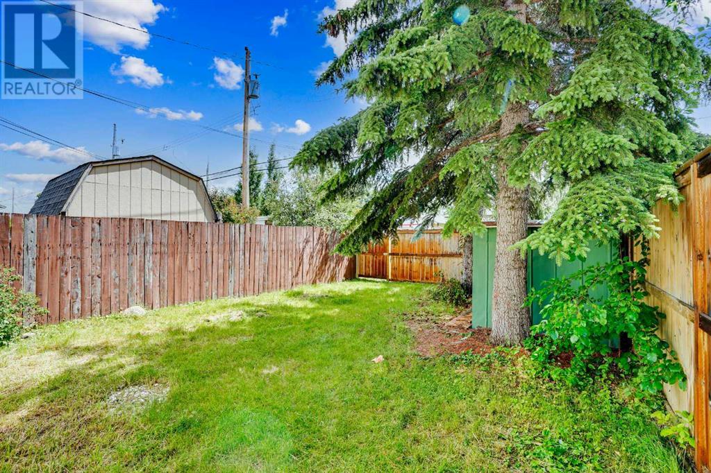 Single Family House Bi-level for Sale in   Avenue NW Bowness Calgary 