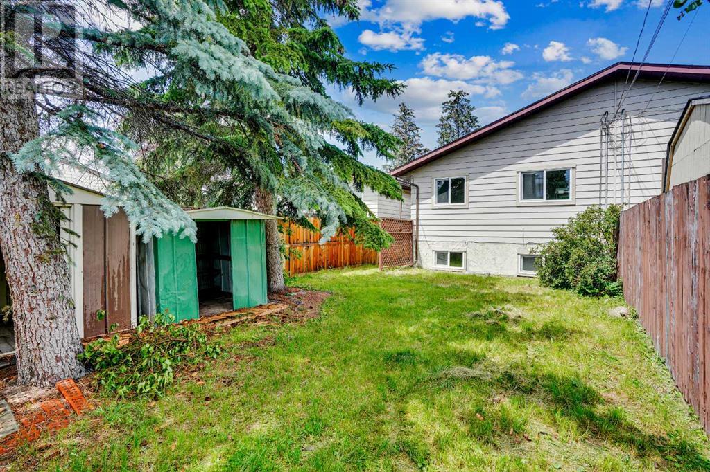 Single Family House Bi-level for Sale in   Avenue NW Bowness Calgary 