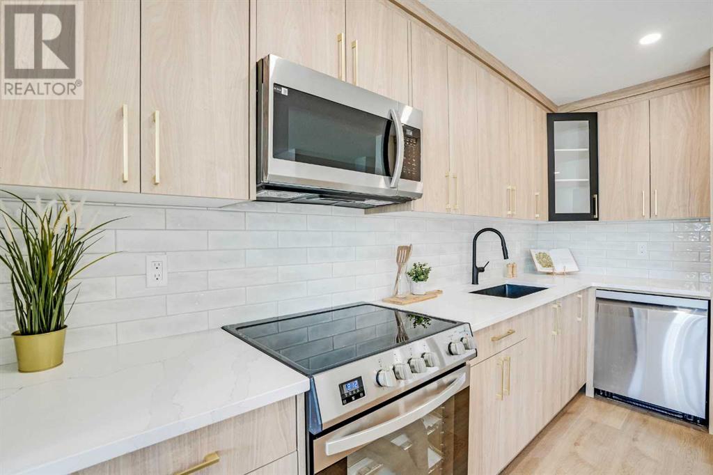 Single Family House Bi-level for Sale in   Avenue NW Bowness Calgary 