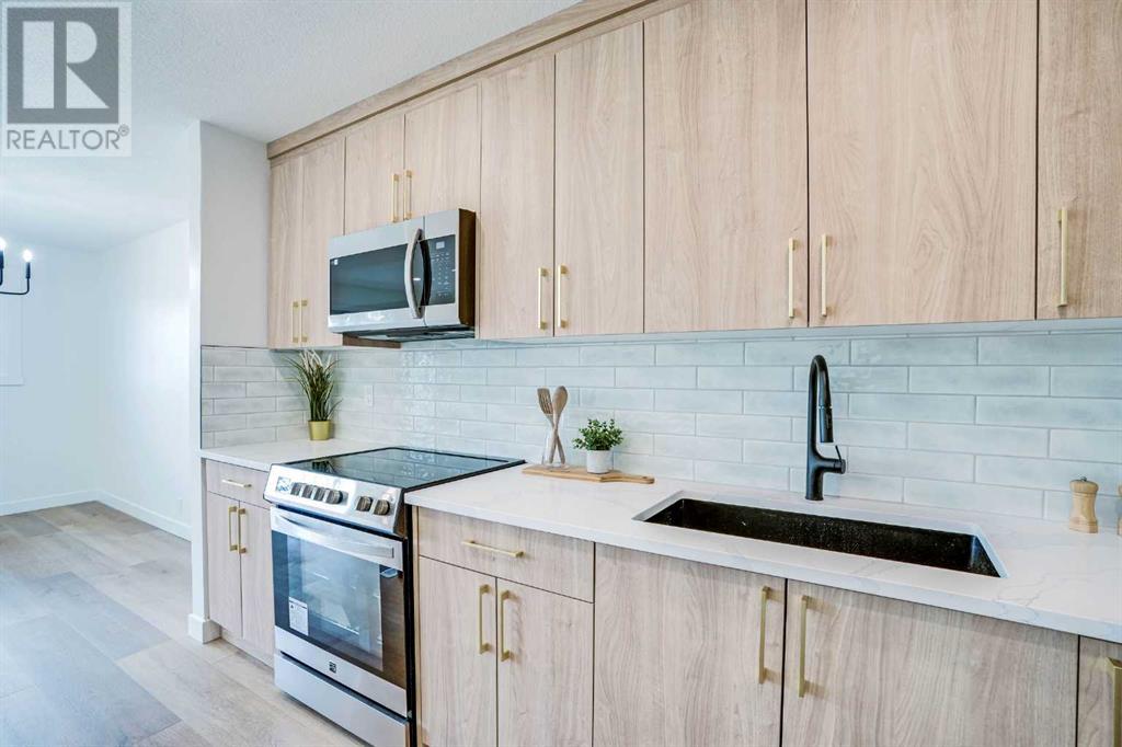 Single Family House Bi-level for Sale in   Avenue NW Bowness Calgary 