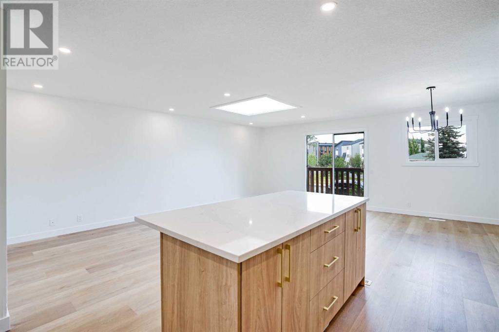 Single Family House Bi-level for Sale in   Avenue NW Bowness Calgary 