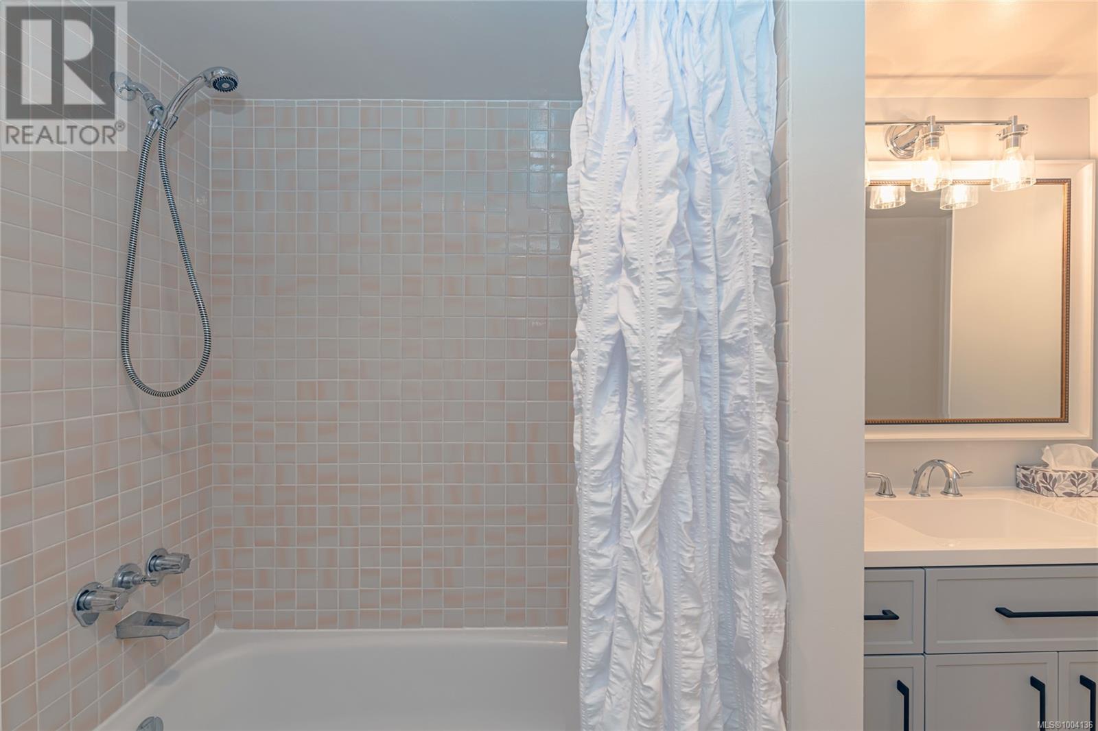 #505 325 MAITLAND ST - Image 28