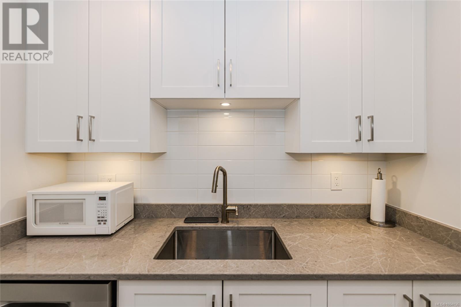 #505 325 MAITLAND ST - Image 20