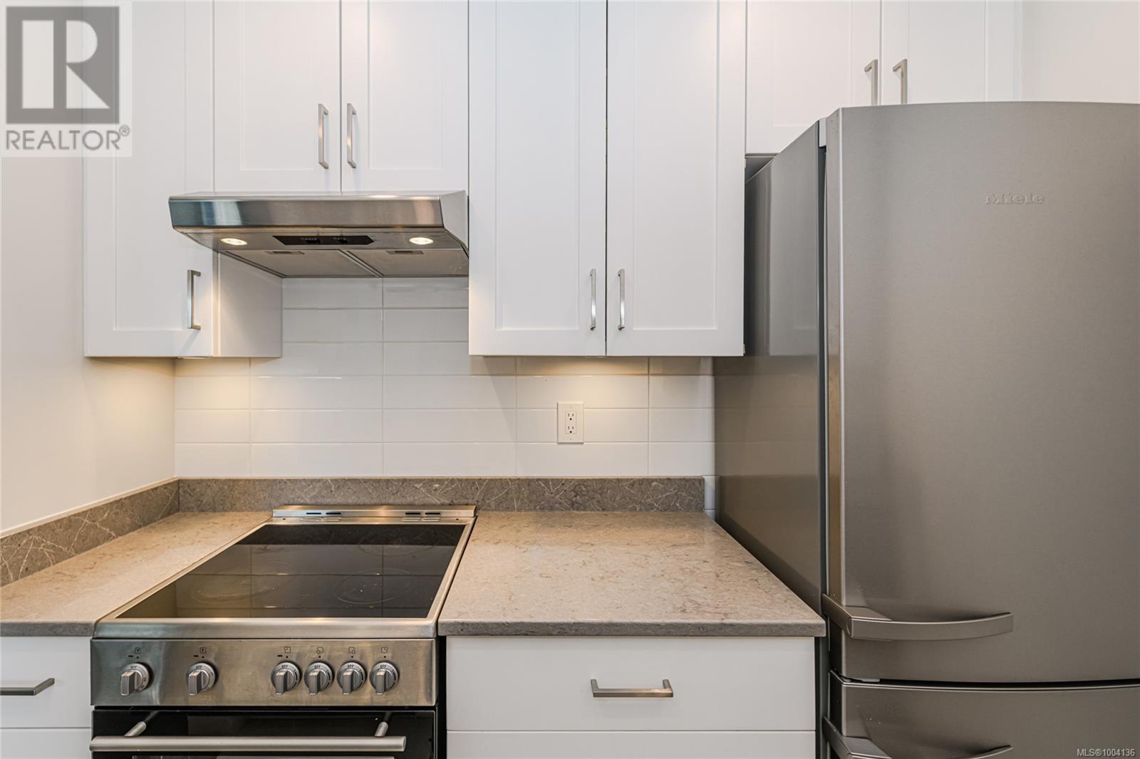 #505 325 MAITLAND ST - Image 21
