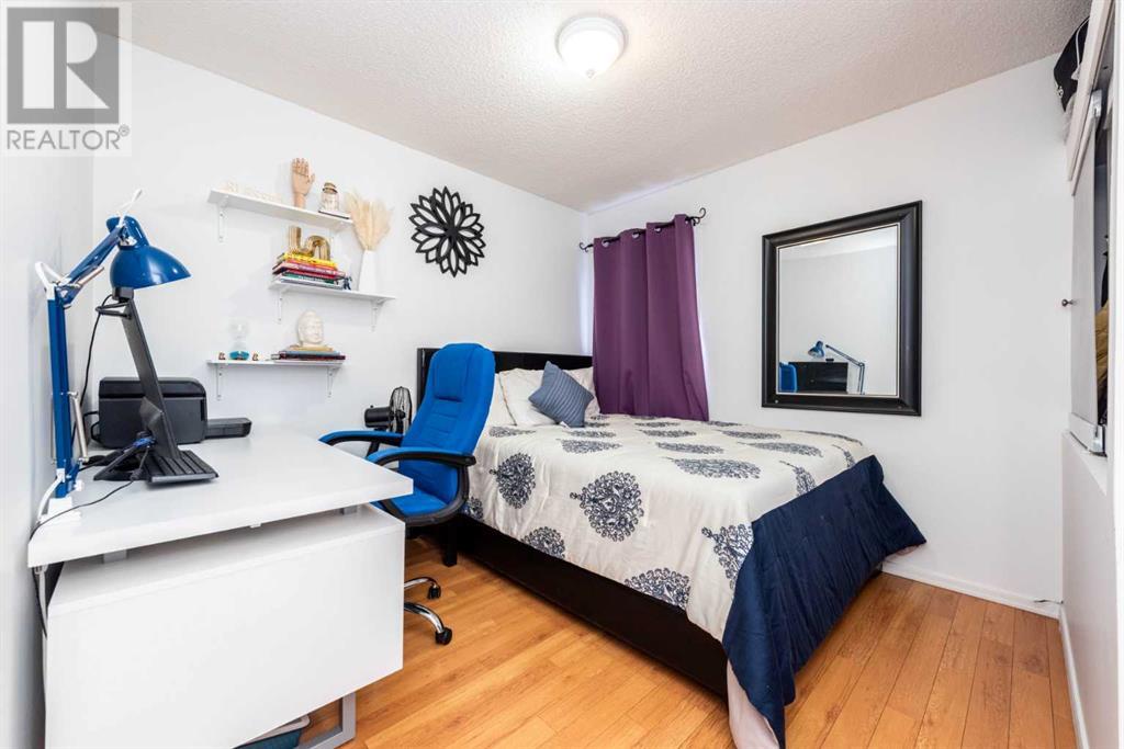 Single Family House Bi-level for Sale in  Martha