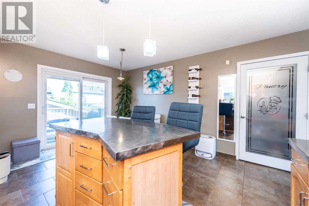 Single Family House Bi-level for Sale in  Martha