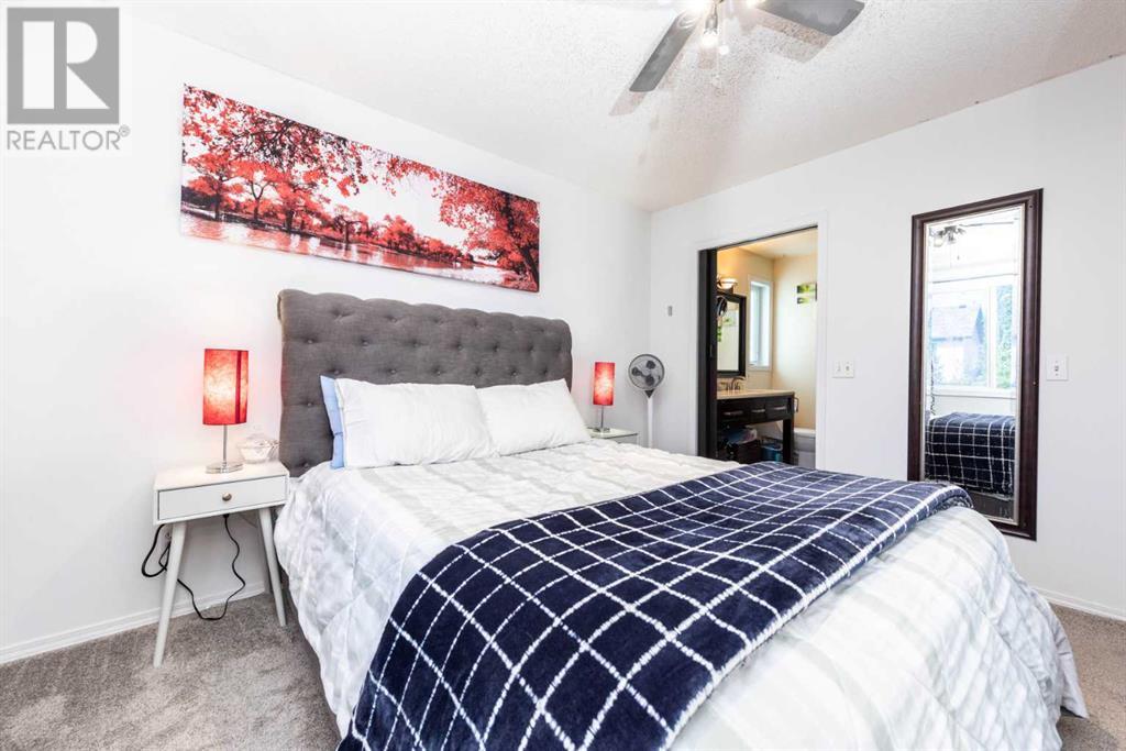 Single Family House Bi-level for Sale in  Martha