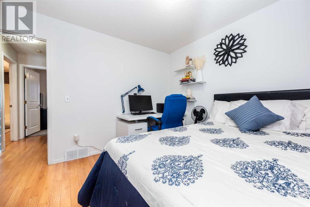 Single Family House Bi-level for Sale in  Martha