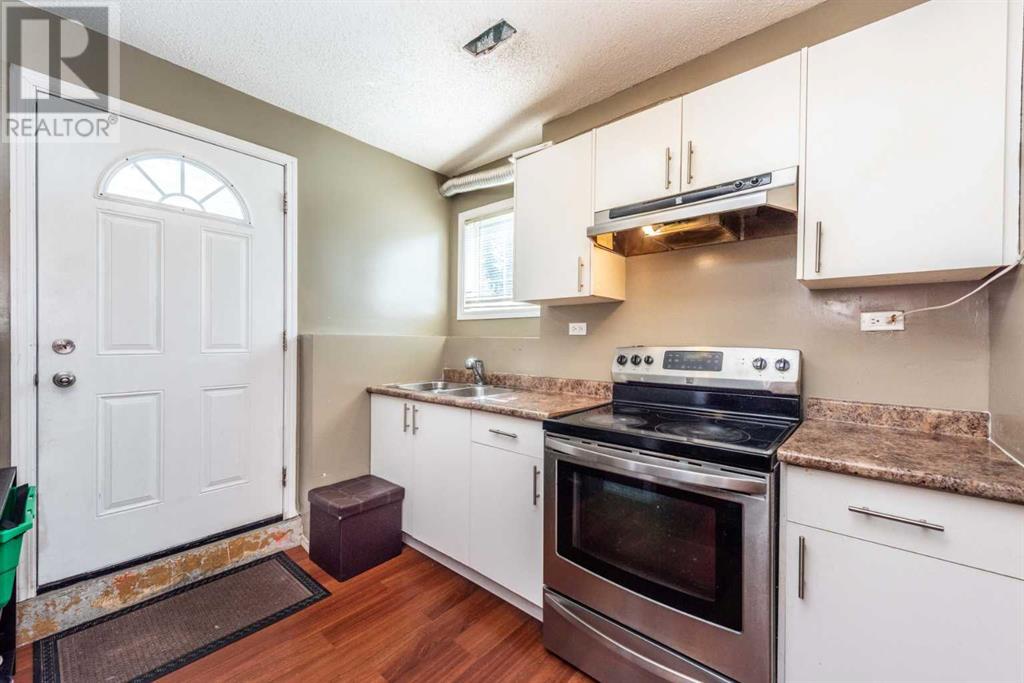 Single Family House Bi-level for Sale in  Martha