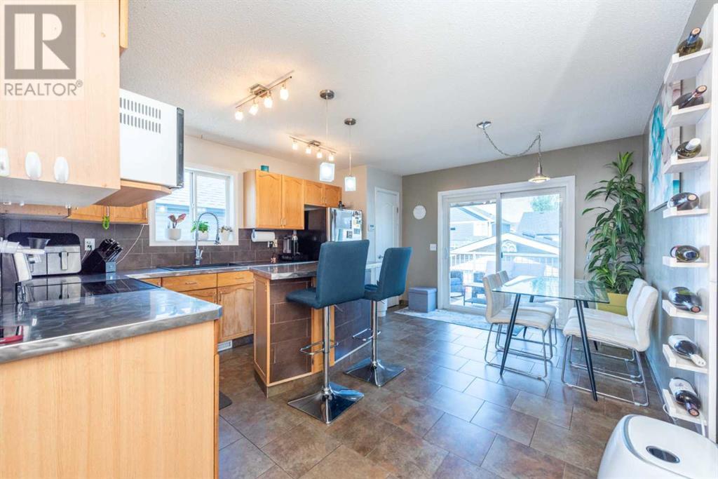 Single Family House Bi-level for Sale in  Martha