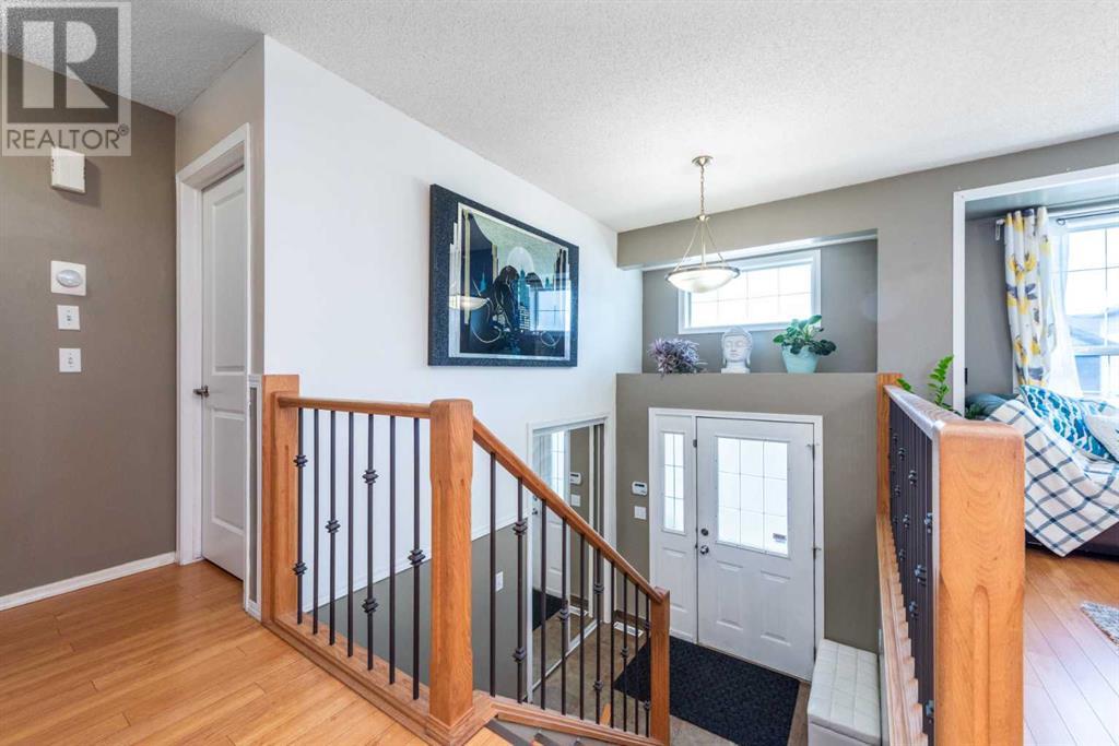 Single Family House Bi-level for Sale in  Martha