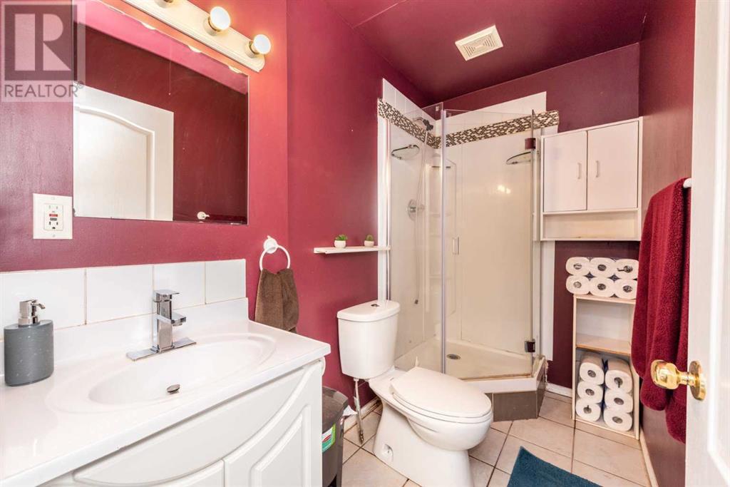 Single Family House Bi-level for Sale in  Martha