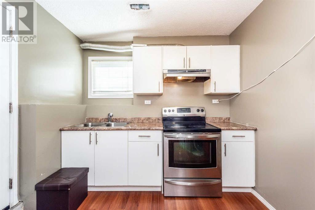Single Family House Bi-level for Sale in  Martha