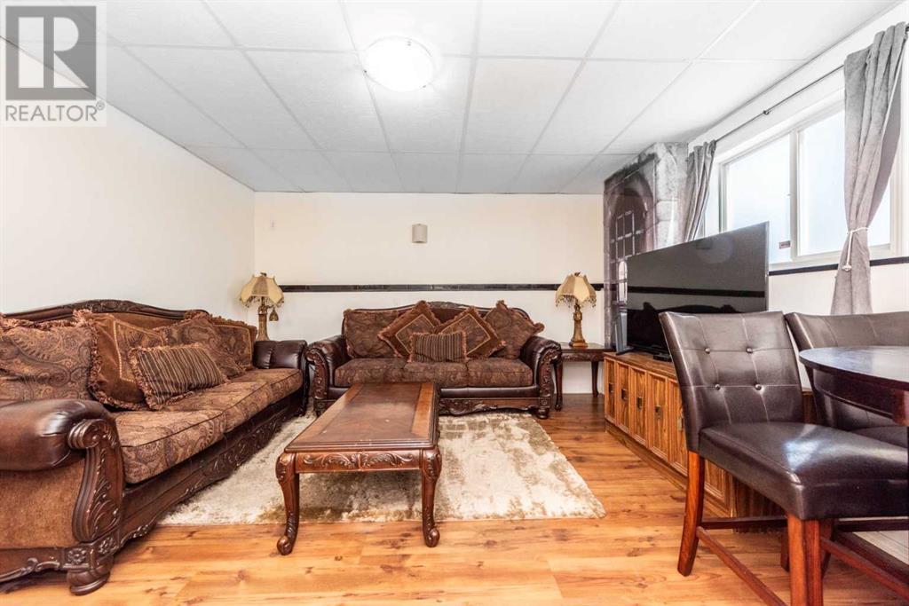 Single Family House Bi-level for Sale in  Martha