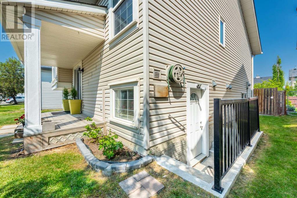 Single Family House Bi-level for Sale in  Martha
