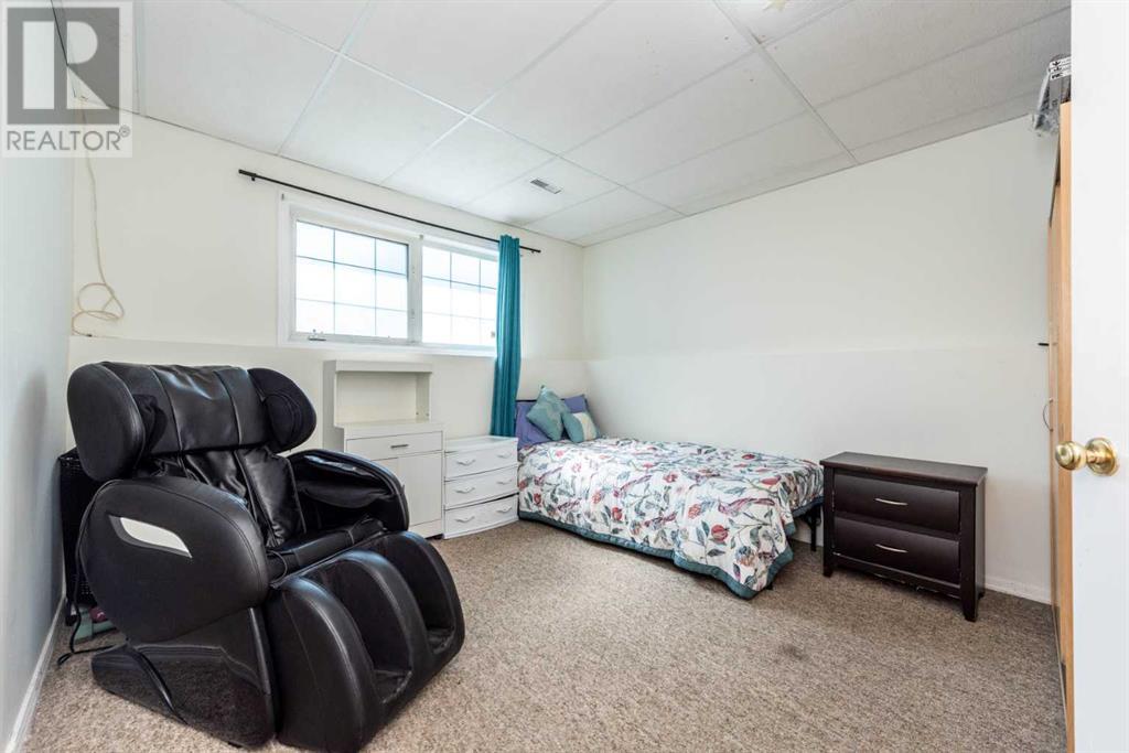Single Family House Bi-level for Sale in  Martha