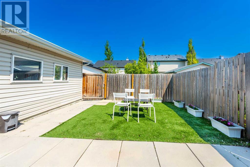 Single Family House Bi-level for Sale in  Martha