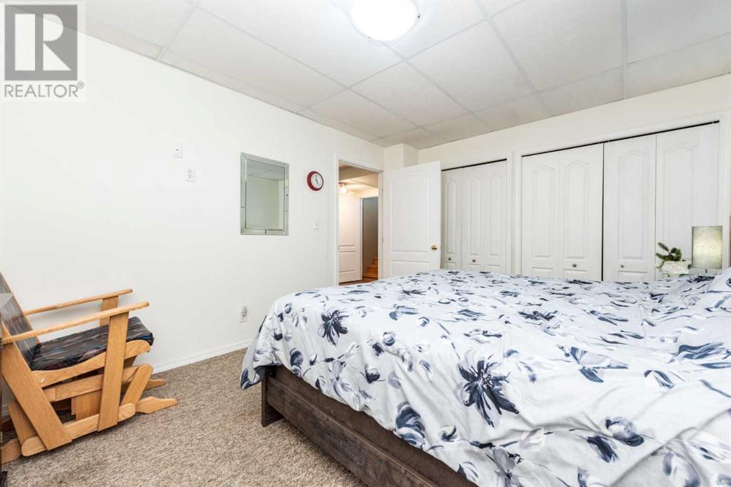 Single Family House Bi-level for Sale in  Martha