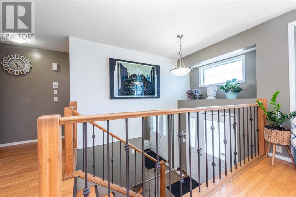 Single Family House Bi-level for Sale in  Martha