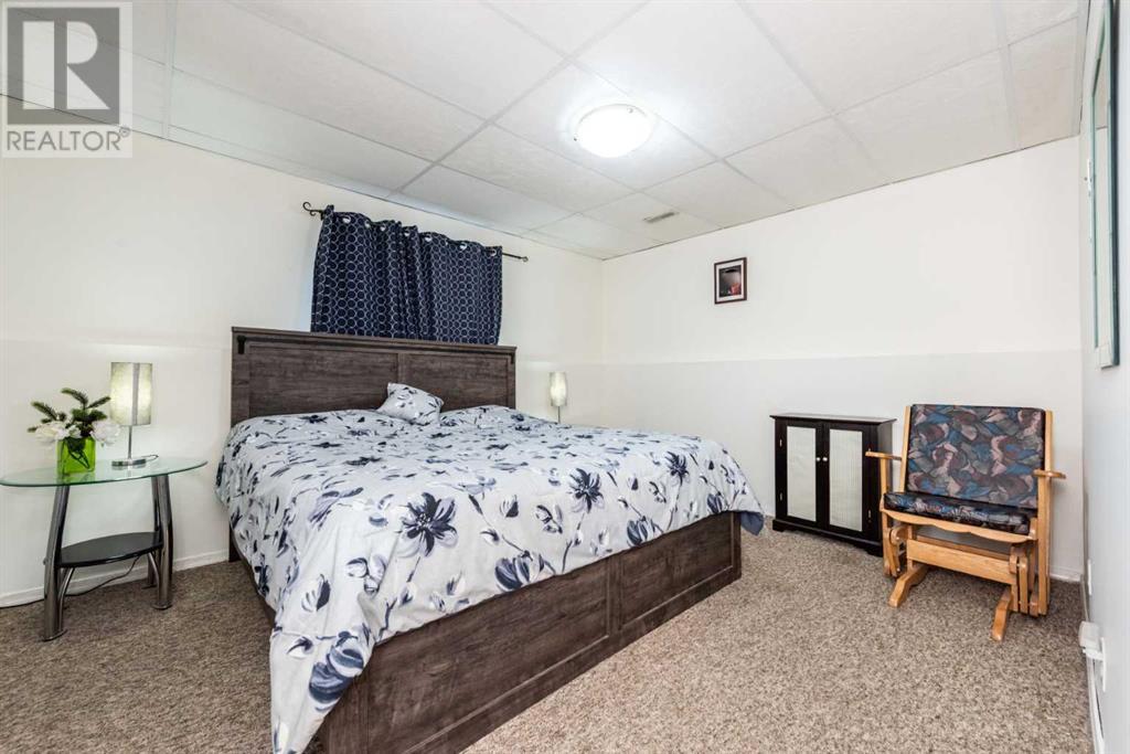 Single Family House Bi-level for Sale in  Martha